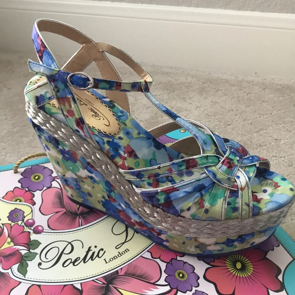 NWT Poetic Licence Arm Candy blue silver wedges